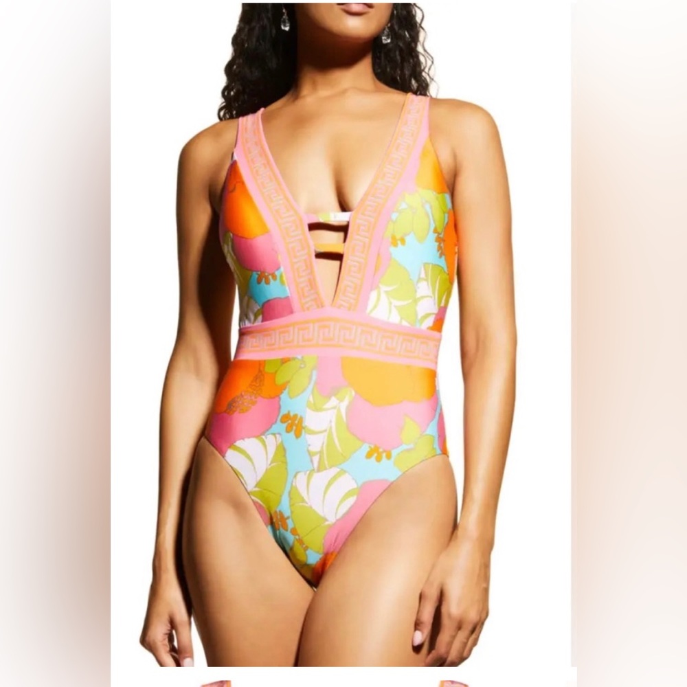 TRINA TURK PLAYA DE FLOOR PLUNGE MAILLOT,
PERFECT FOR SUMMER TRIPS - Picture 2 of 12